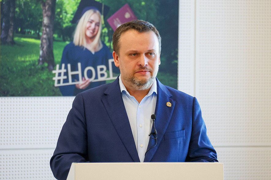 Андрей Никитин рассказал школьникам, что считает удачной карьерой Андрей Никитин рассказал школьникам, что считает удачной карьерой