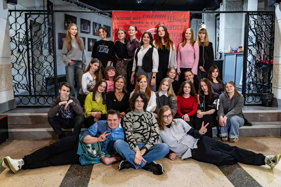 В театре «Малый» началась весенняя смена волонтёров