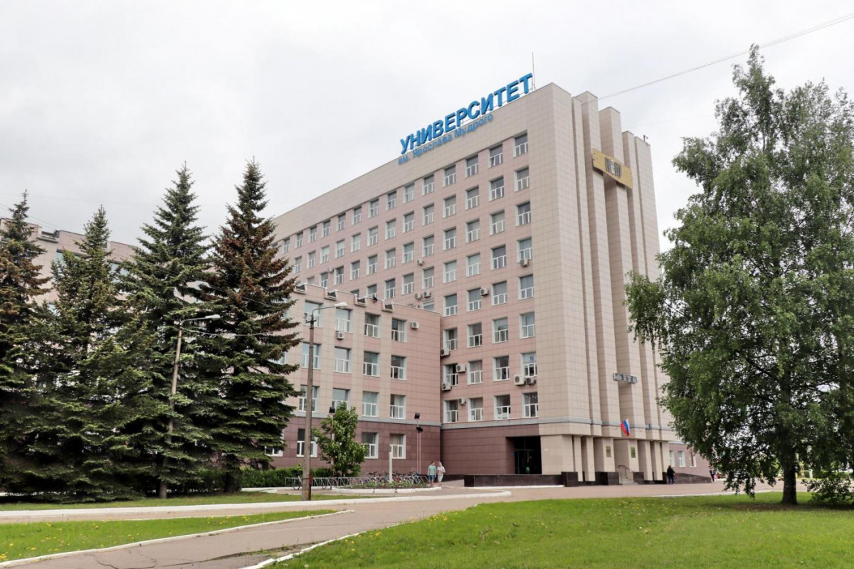 НовГУ восстановил аккредитацию по всем направлениям, лишённым её в прошлом году НовГУ восстановил аккредитацию по всем направлениям, лишённым её в прошлом году