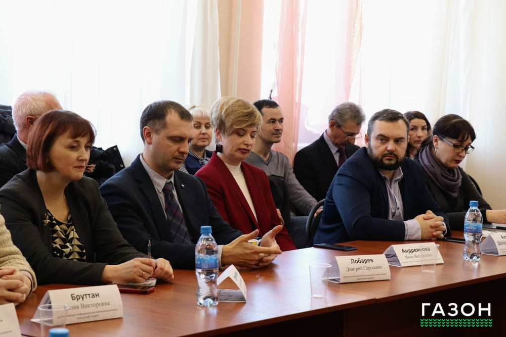 Новгородские «зебры» будут загораться перед пешеходами по ночам Новгородские «зебры» будут загораться перед пешеходами по ночам