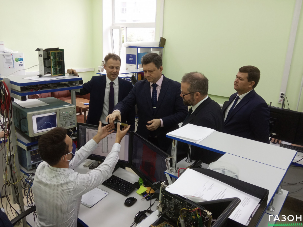 Не имеющие аналогов разработки Инжинирингового центра НовГУ оценили представители Минобрнауки Не имеющие аналогов разработки Инжинирингового центра НовГУ оценили представители Минобрнауки