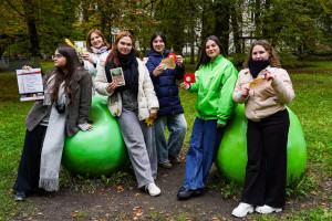 Волонтёры театра «Малый» провели «Чеховский пикник» в НовГУ