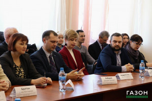 Новгородские «зебры» будут загораться перед пешеходами по ночам Новгородские «зебры» будут загораться перед пешеходами по ночам